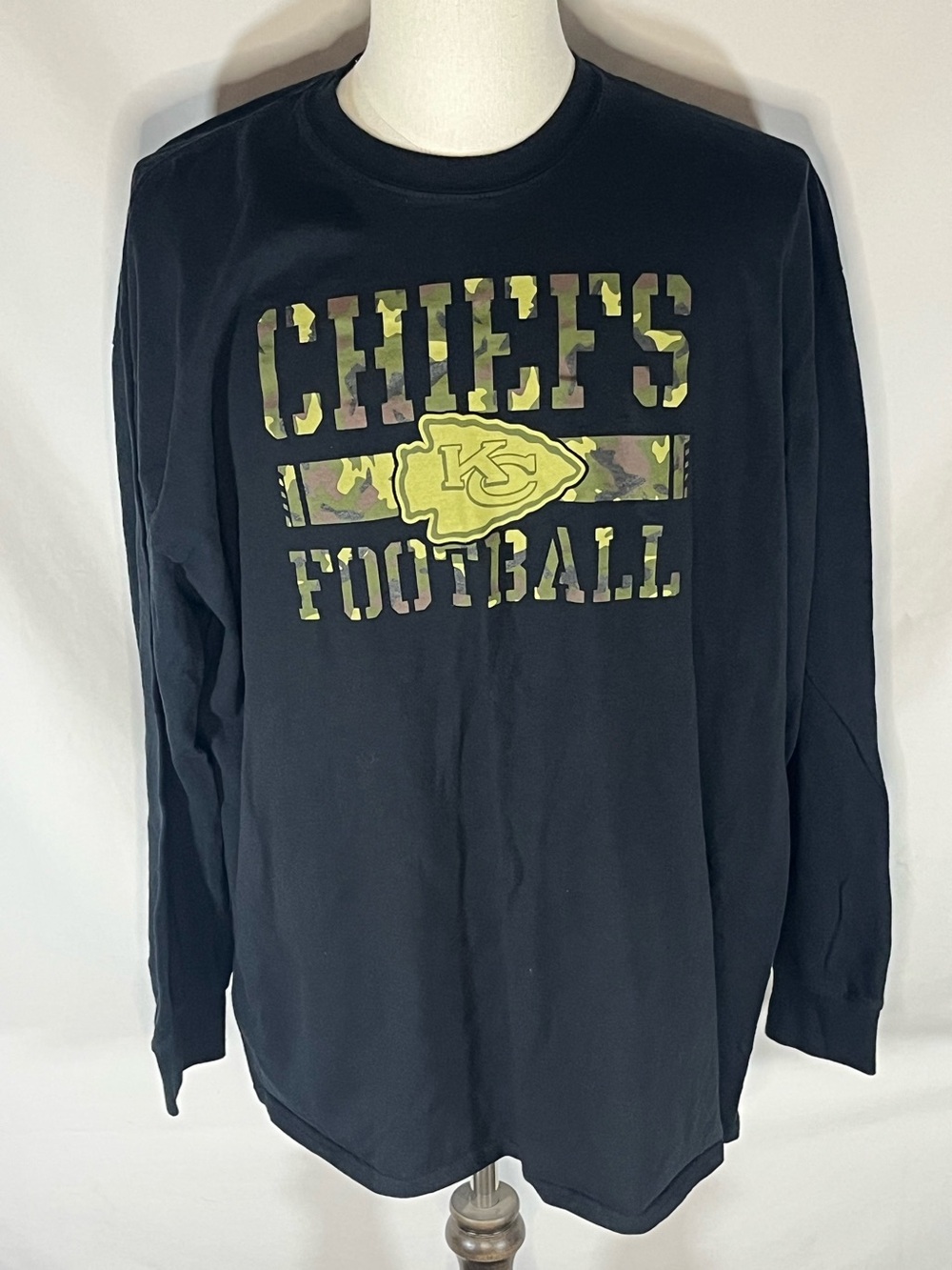 NFL Team Apparel Kansas City Chiefs Camouflage Logo Mens Long Sleeve Shirt 2XL